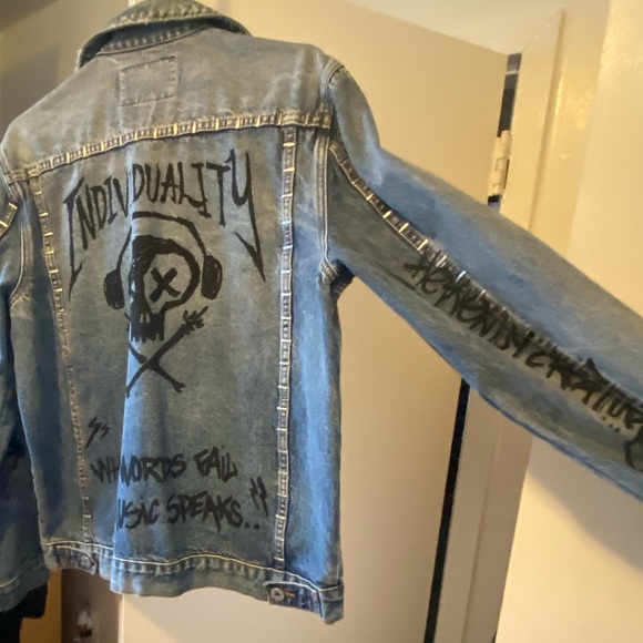 Jean Jacket - Picture 3 of 5